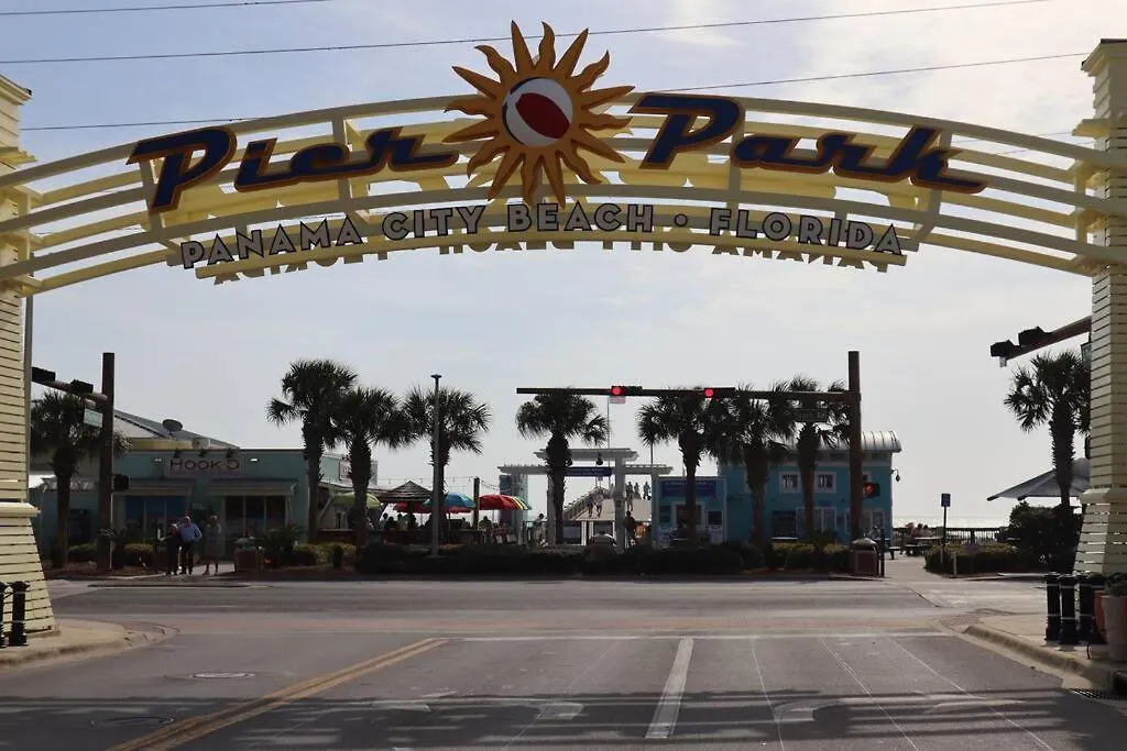 Lazy Palm 4 Pools Short Walk To Beach! Sleeps 5! Panama City Beach 0*,  USA