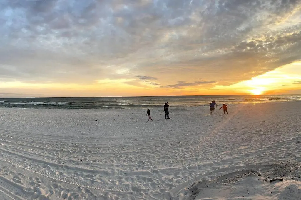 Lazy Palm 4 Pools Short Walk To Beach! Sleeps 5! Panama City Beach Lägenhet